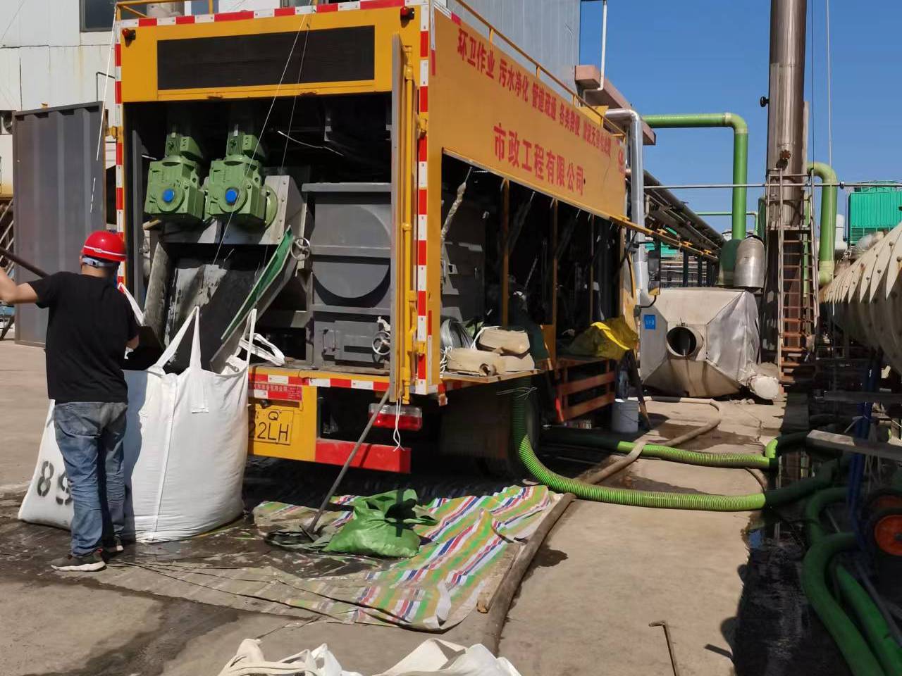 永修淤泥压干处理