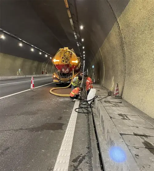 永修隧道排水渠清淤